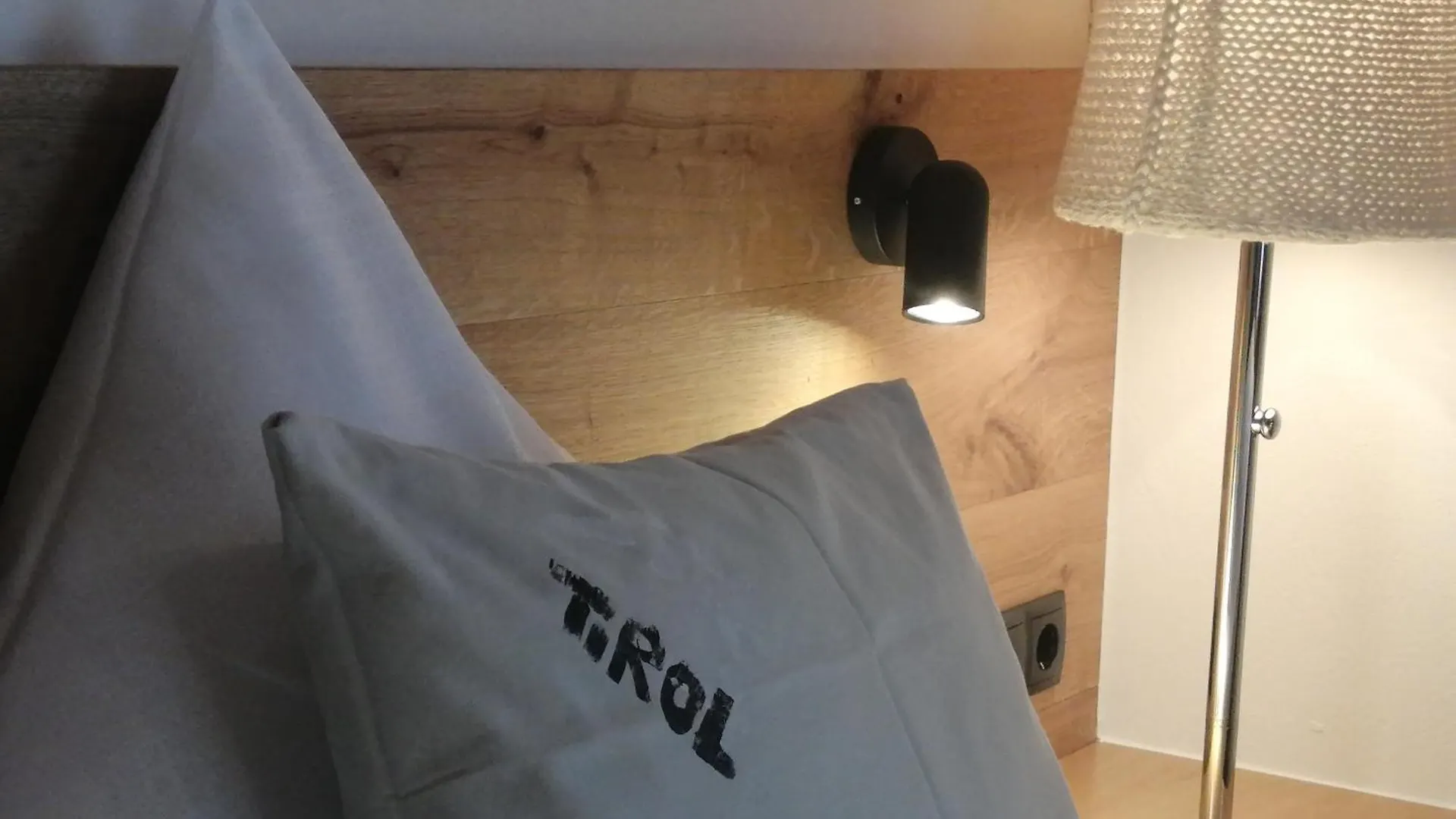 Huber - Das Tiroler B&B Oberperfuss 2*,